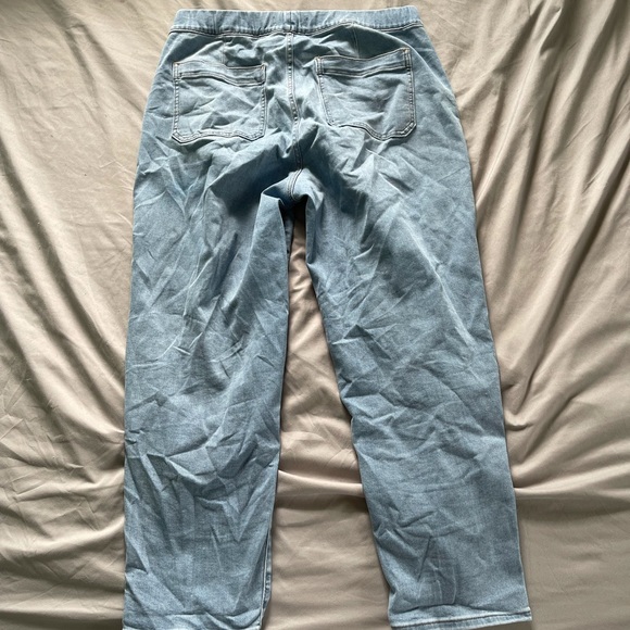 Madewell Pull-On Relaxed Jeans in Bellview Wash - Picture 8 of 9
